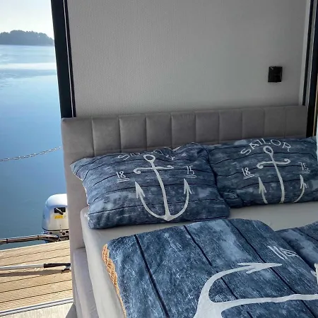 Hausboot La Mesa *