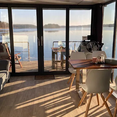 Botel Hausboot La Mesa *