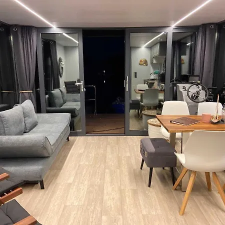 Botel Hausboot La Mesa Lychen