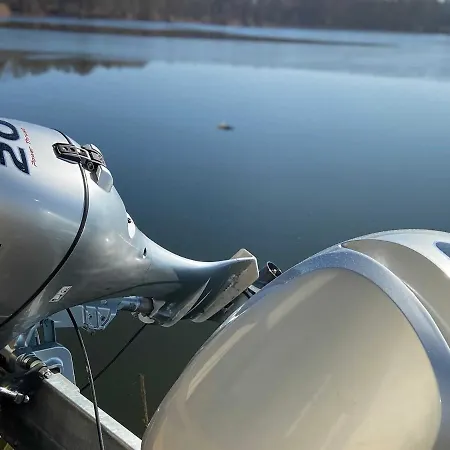 Hausboot La Mesa 船上ホテル リヘン