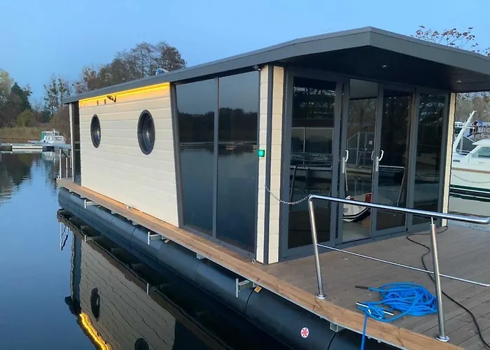 Hausboot La Mesa لوشن