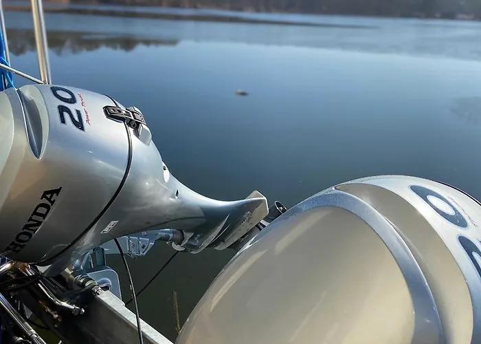 Hausboot La Mesa بوتيل لوشن